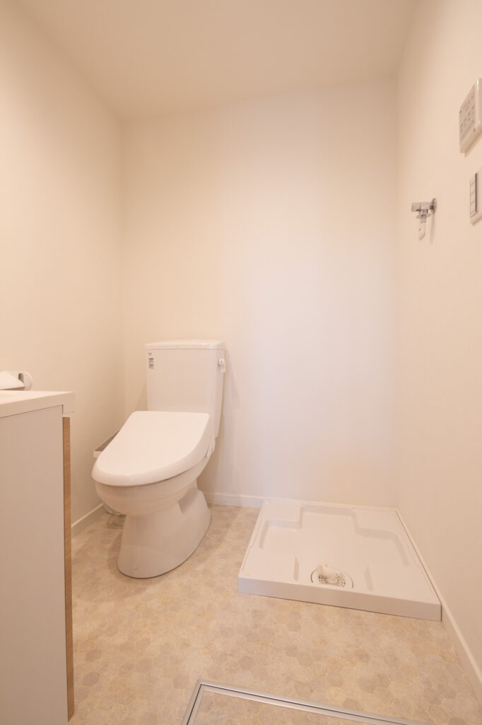 ゆとりがあって、掃除もしやすい、清潔感のあるトイレ